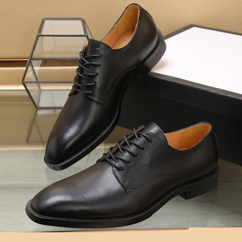 G*u*i leather shoes